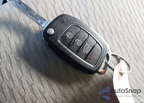 2018 Hyundai Santa Fe Sport 2.4L from USA, damaged, VIN 5NMZTDLB6JH101192